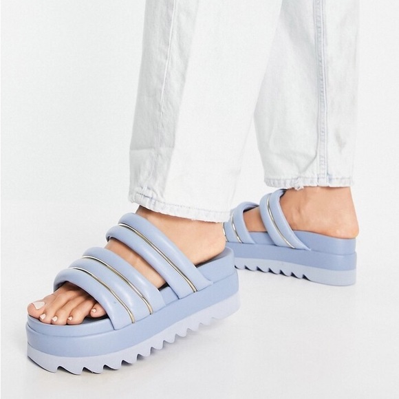 ASOS DESIGN Wide Fit Thea padded flatform mules in Cornflower Blue - Picture 2 of 8